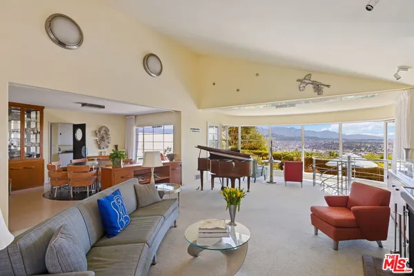 $3,495,000 | 3814 Amesbury Road, Los Angeles, CA 90027