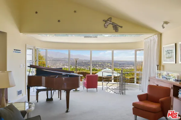$3,495,000 | 3814 Amesbury Road, Los Angeles, CA 90027