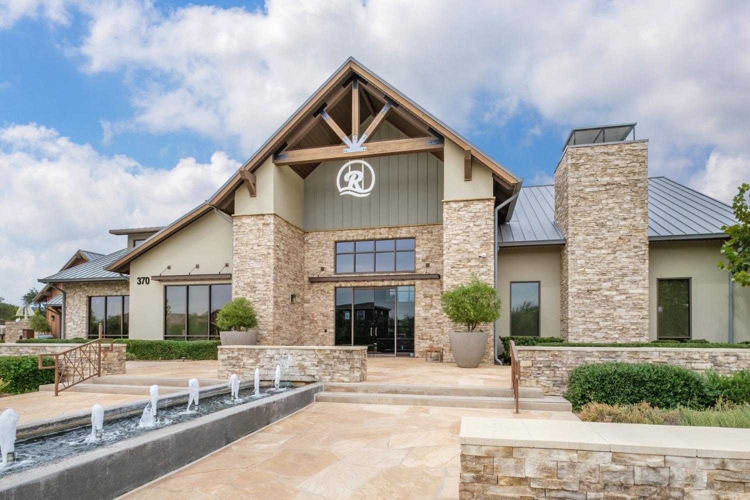 859 Maclure Avenue Madera, CA 93636 - Photo 51 of 53 a front view of a house with a garden