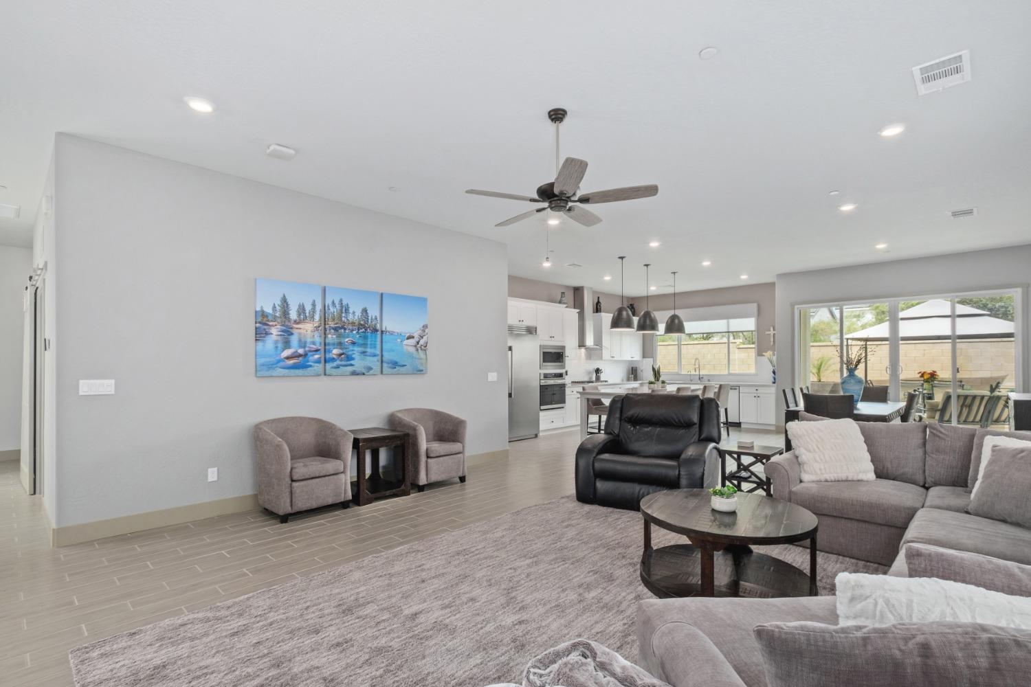 859 Maclure Avenue Madera, CA 93636 - Photo 9 of 53 a living room with furniture