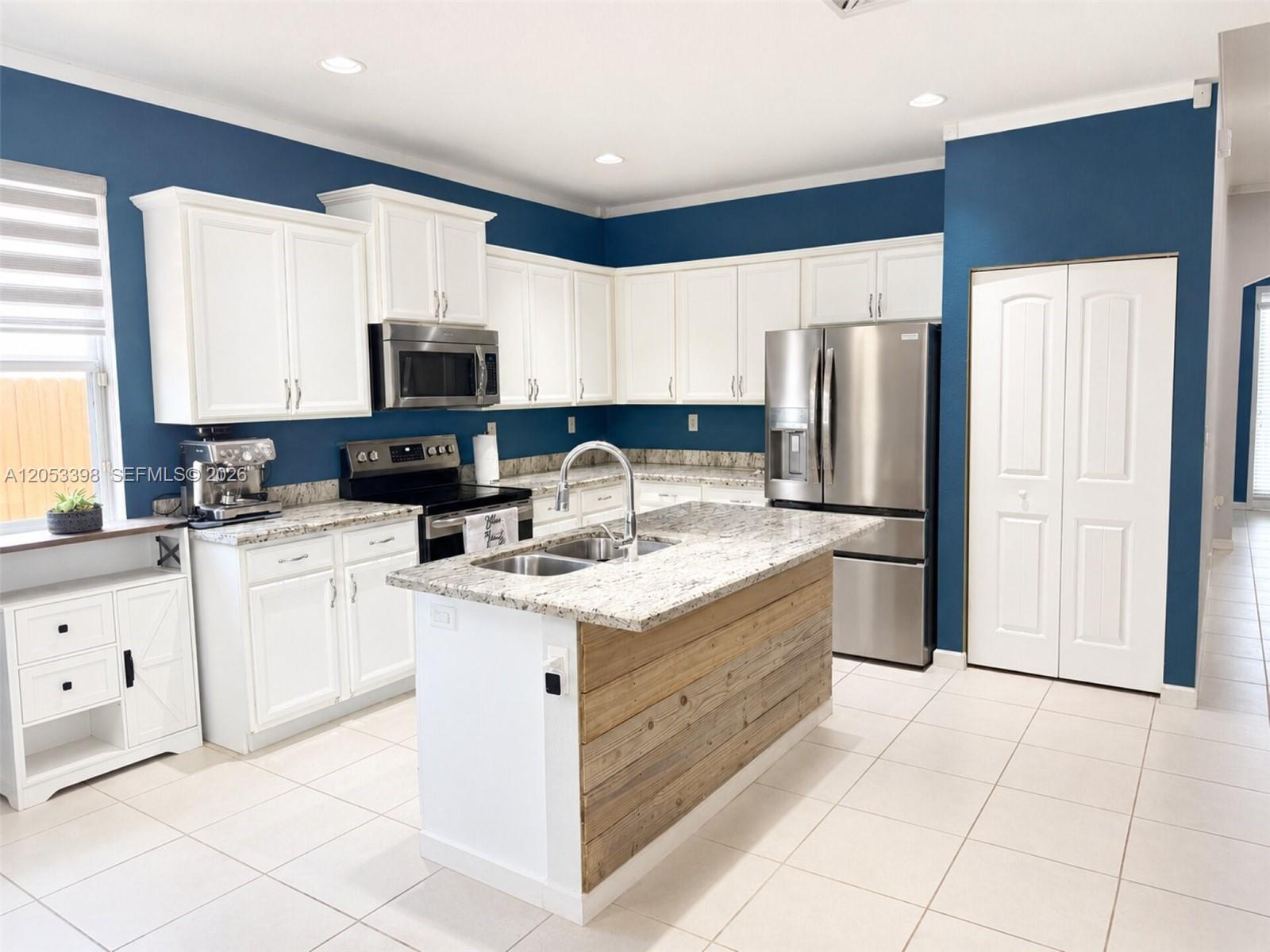 28151 Southwest 128th Path Homestead, FL 33033 - Photo 7 of 22 Kitchen.