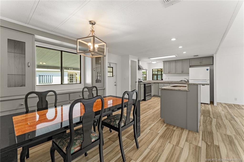 2733 Southwest Thunderbird Trail Stuart, FL 34997 - Photo 10 of 36