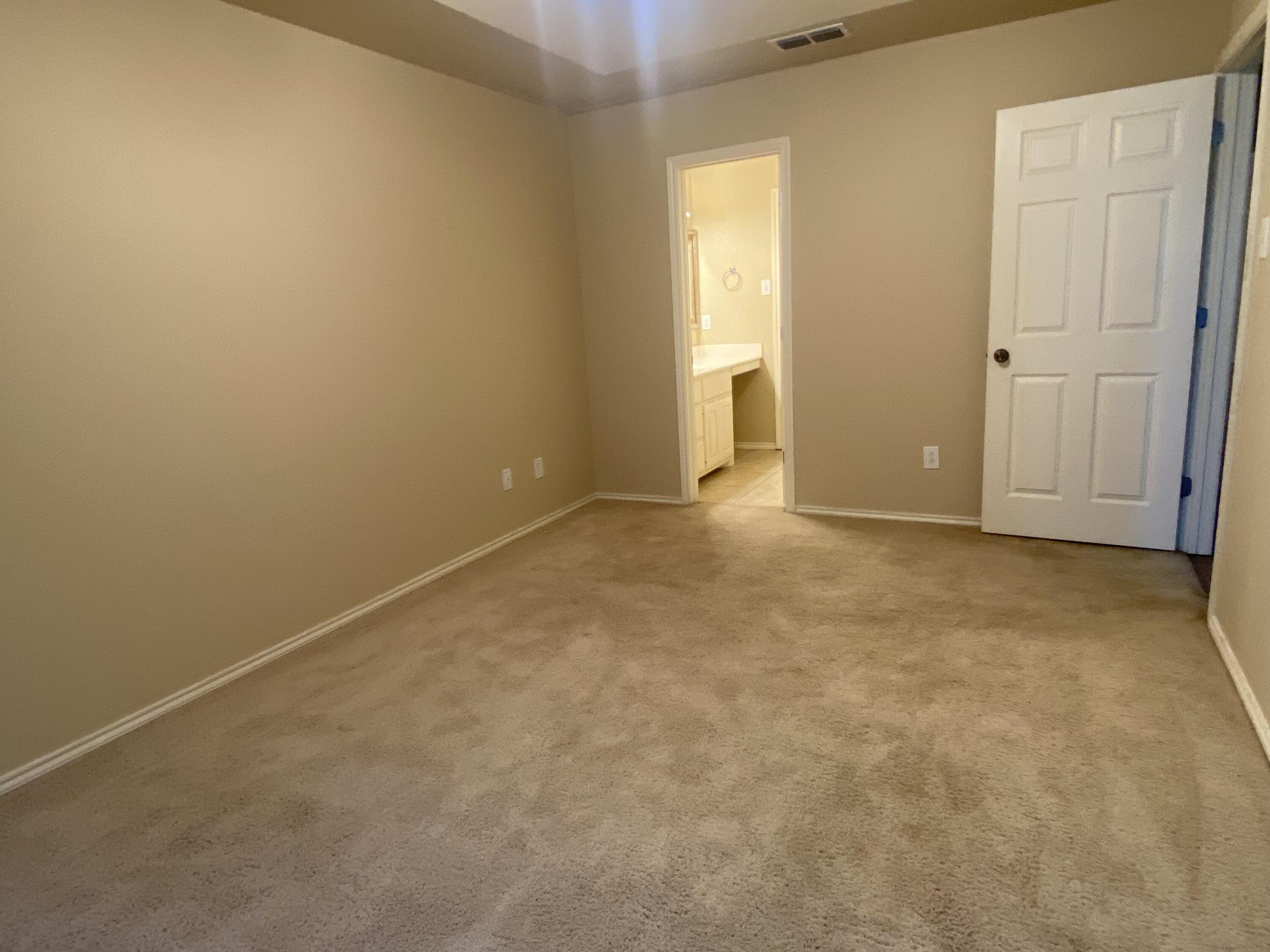 3116 111th Street, Unit A Lubbock, TX 79423 - Photo 10 of 19 2025-11-21 17.18.49