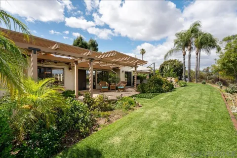 $1,495,000 | 328 Montecito Glen, Escondido, CA 92025