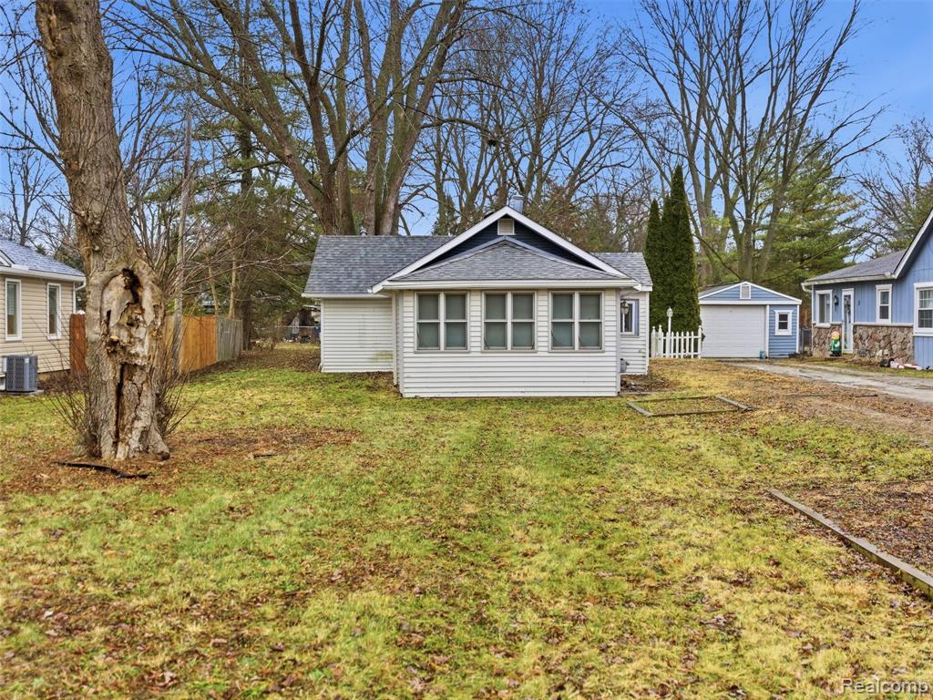 3161 Grant Road Rochester Hills, MI 48309 - Photo 4 of 10