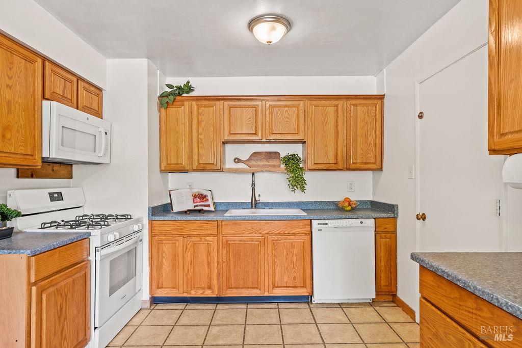 3013 Mono Drive Santa Rosa, CA 95403 - Photo 4 of 42