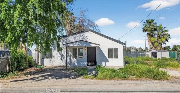 $2,950 | 475 Transit Avenue, Riverside, CA 92507