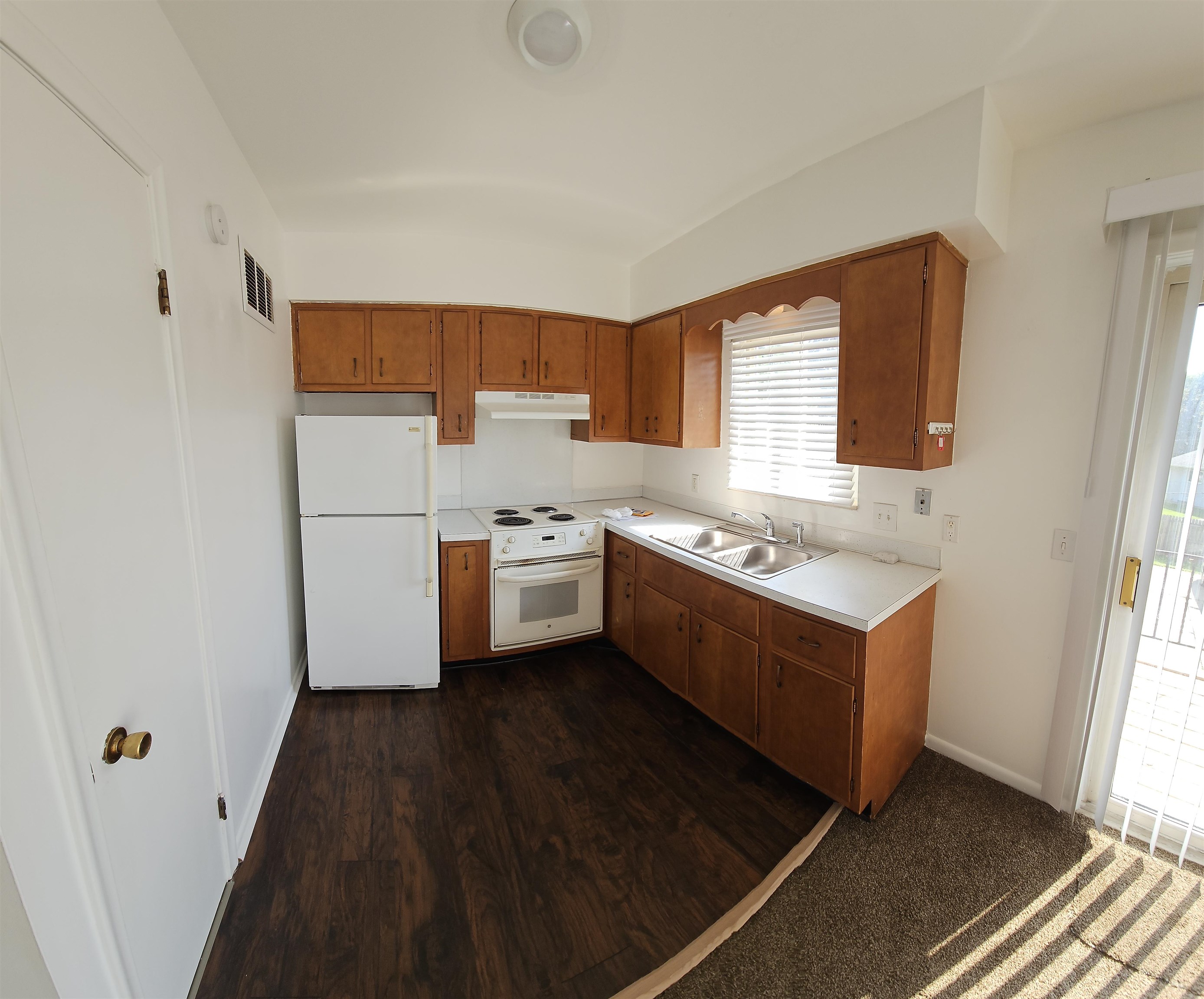 3485 Ridgecliffe Drive Flint, MI 48532 - Photo 5 of 21 50147741-ee3bb7bc-4532-49d9-a022-4ccd03c25e04.JPG