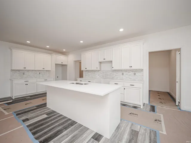 $599,900 | 3539 Sand Drive, Newburgh, IN 47630