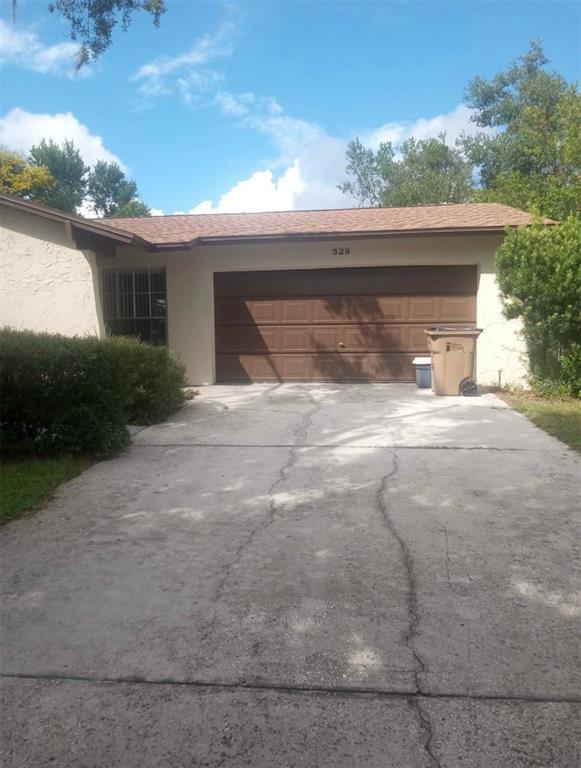 528 Lantern Circle Temple Terrace, FL 33617 - Photo 3 of 27