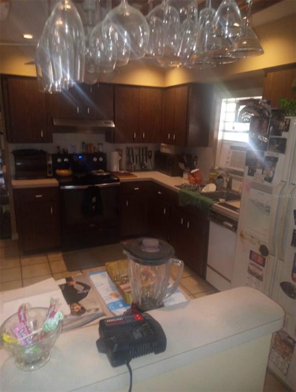 528 Lantern Circle Temple Terrace, FL 33617 - Photo 4 of 27