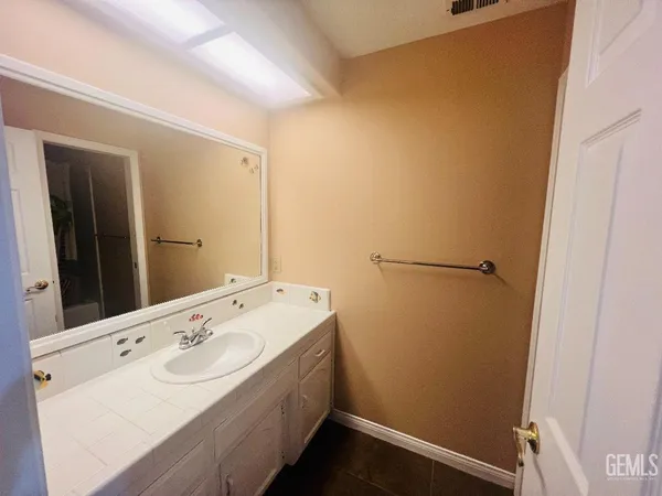 $440,000 | Undisclosed Address, Bakersfield, CA 93312
