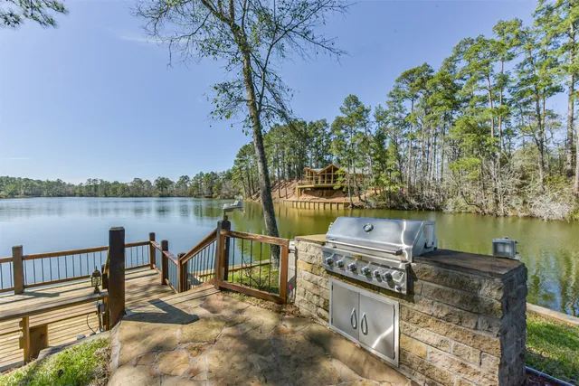 $1,150,000 | 83 Maid Marian, Cleveland, TX 77327