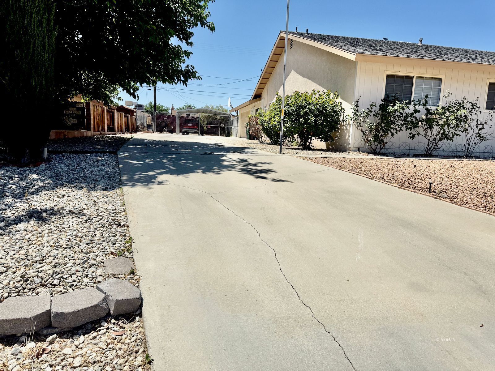 539 Garis Avenue Ridgecrest, CA 93555 - Photo 3 of 18