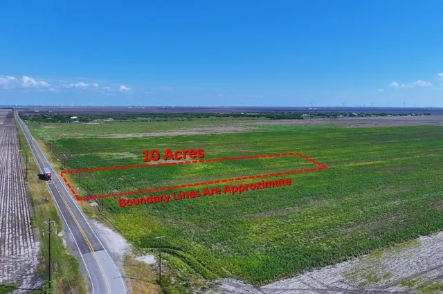 a view of an outdoor space and yard