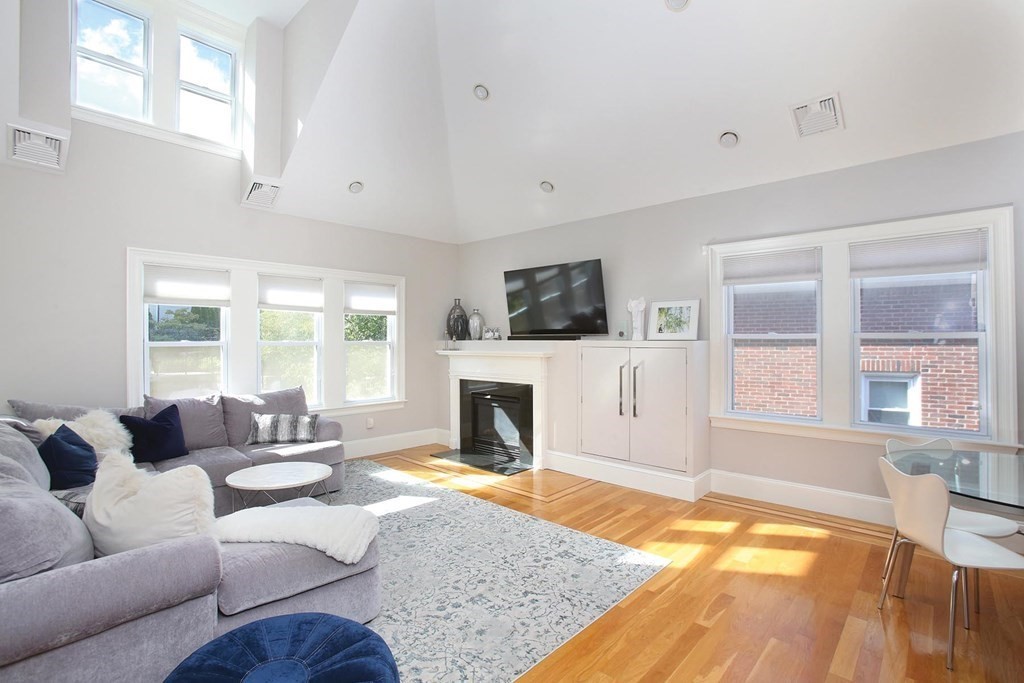 11 Atherton Road, Unit 2 Brookline, MA 02446 - Photo 3 of 13 Gallery Image 3
