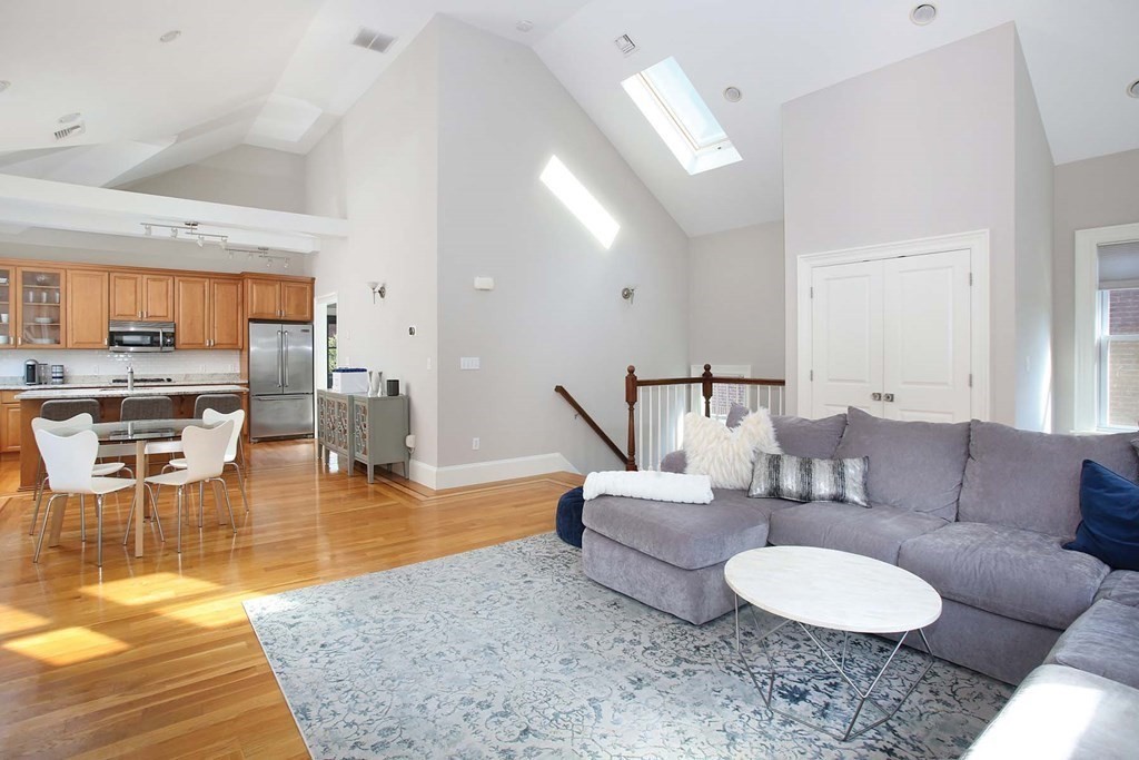 11 Atherton Road, Unit 2 Brookline, MA 02446 - Photo 4 of 13 Gallery Image 4