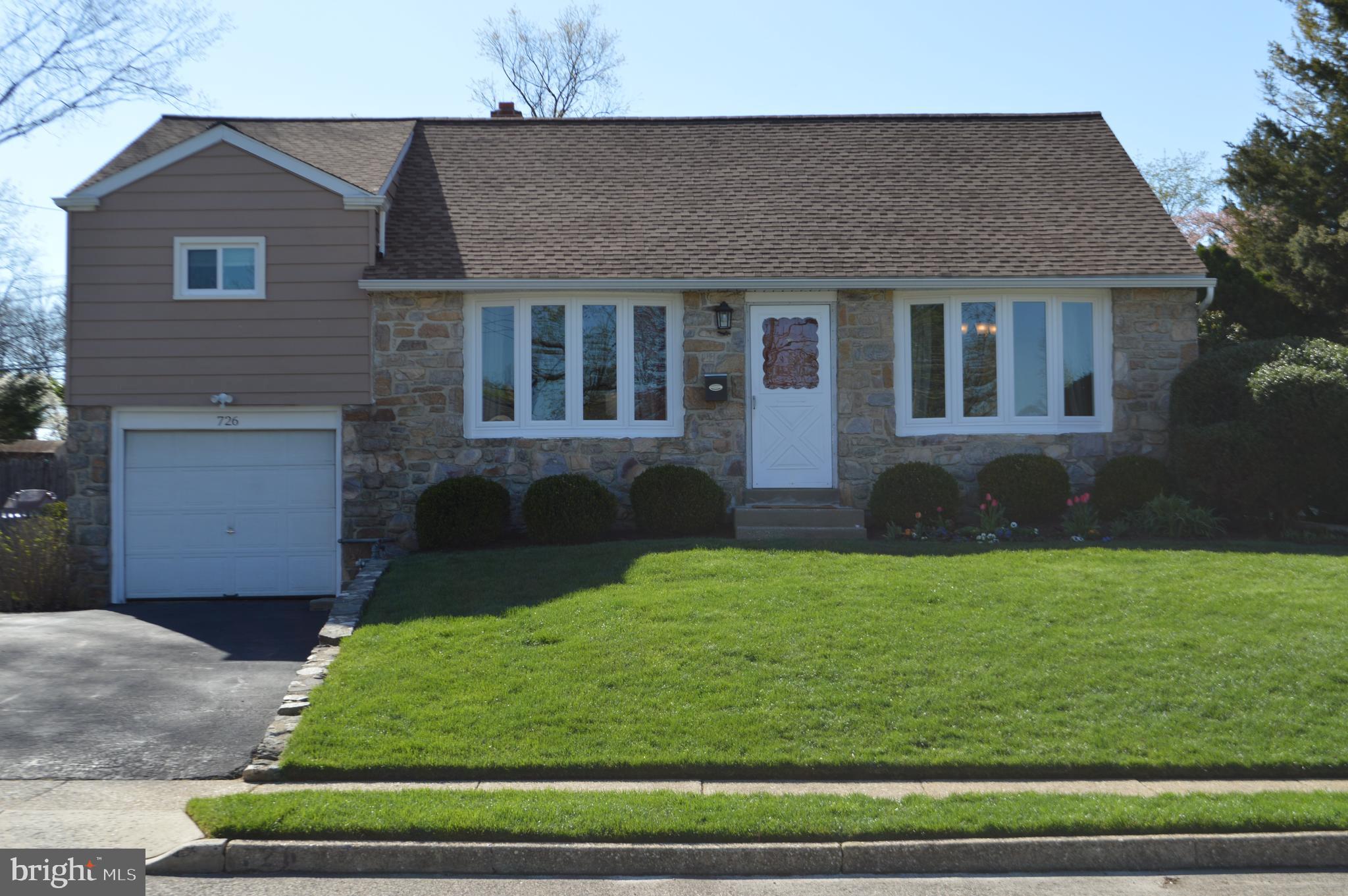 726 Chapel Road Glenside, PA 19038 - Photo 1 of 37 Gallery Image 1