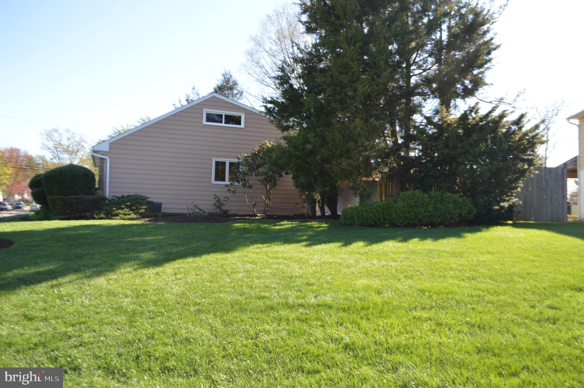 726 Chapel Road Glenside, PA 19038 - Photo 4 of 37 Gallery Image 4