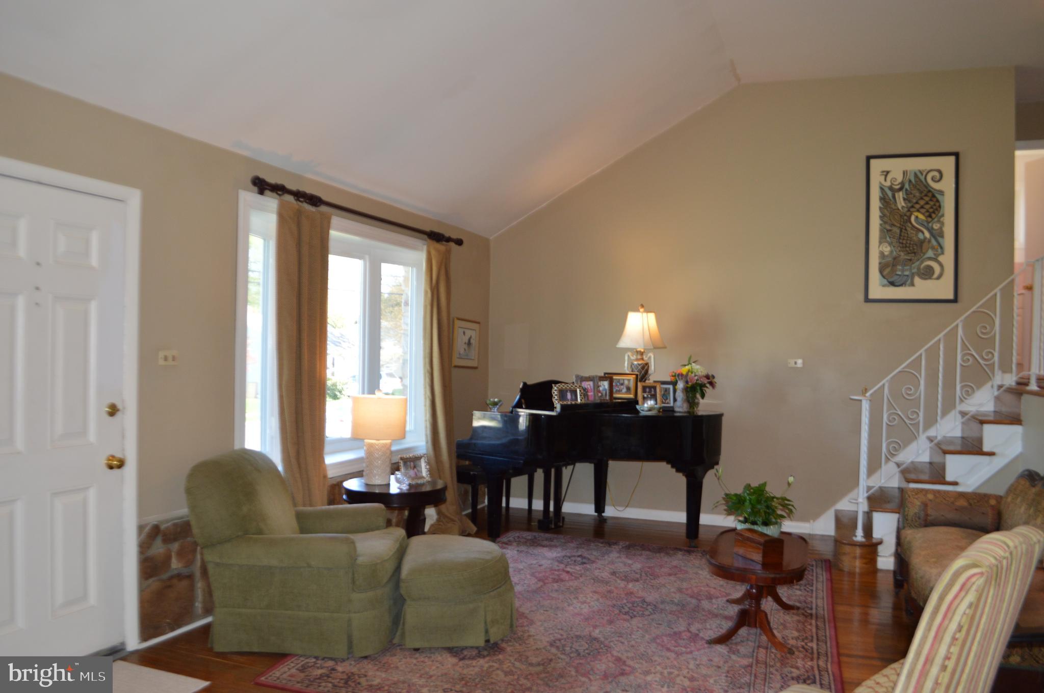 726 Chapel Road Glenside, PA 19038 - Photo 6 of 37 Gallery Image 6
