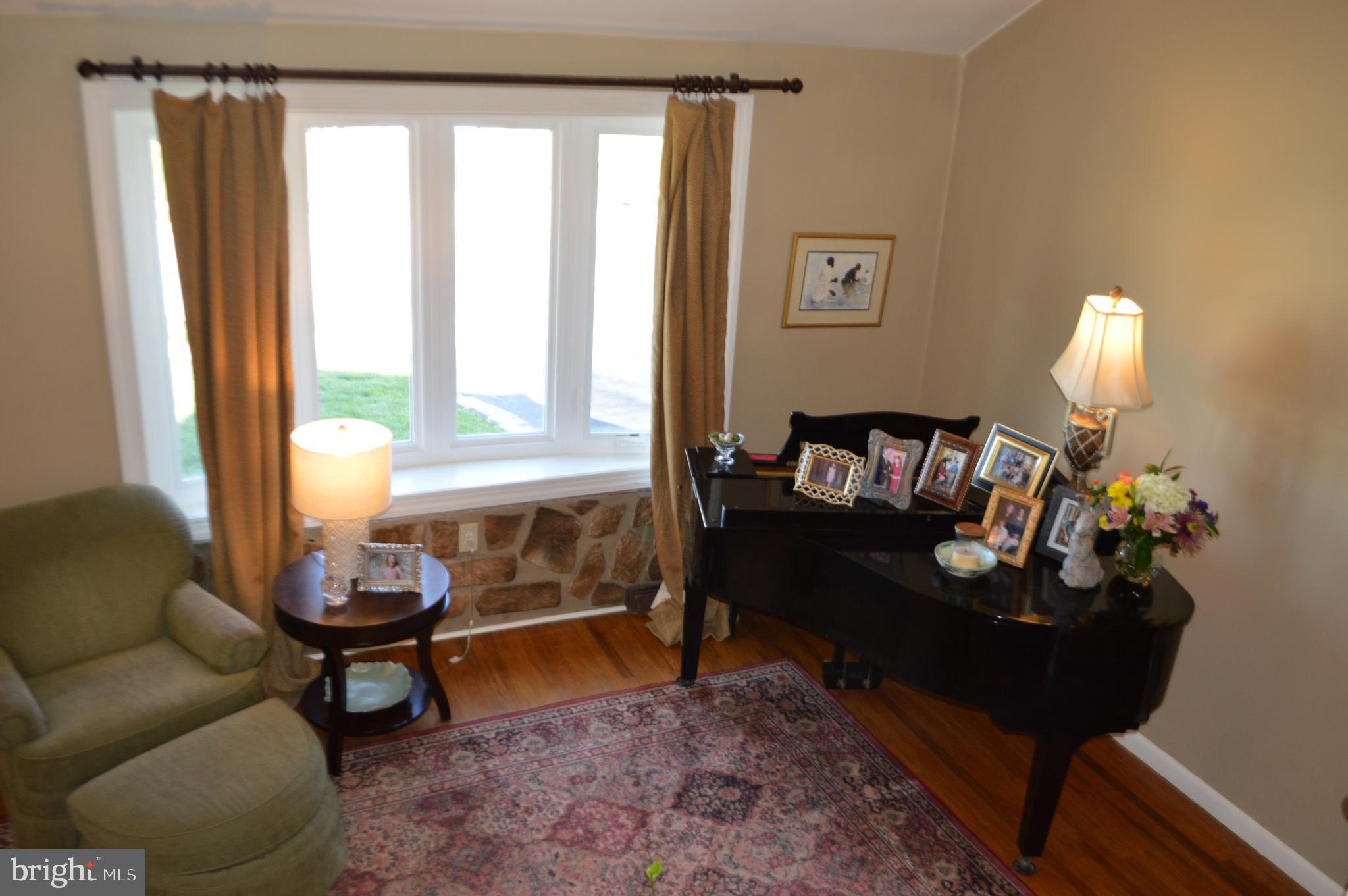 726 Chapel Road Glenside, PA 19038 - Photo 9 of 37 Gallery Image 9