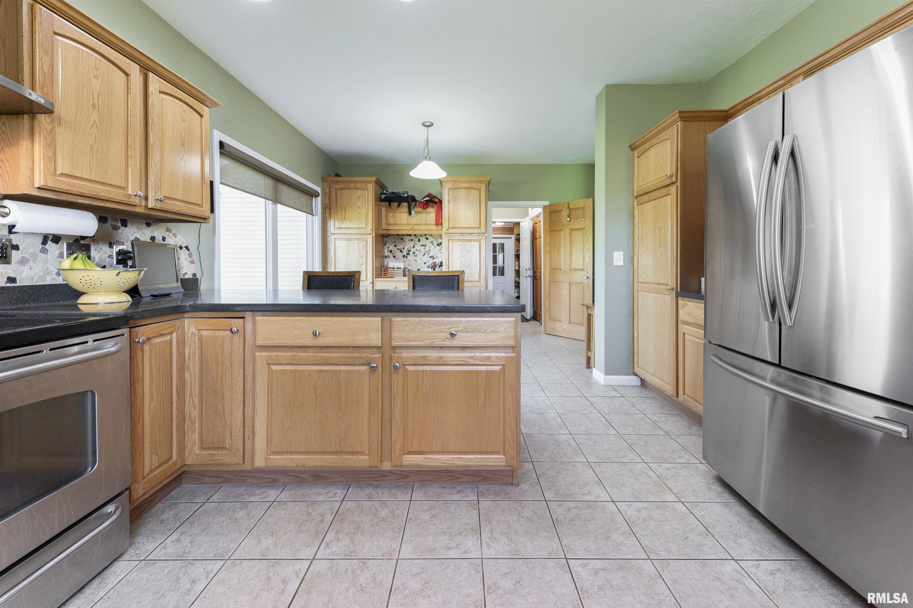15920 Apricot Road Wapella, IL 61777 - Photo 7 of 66