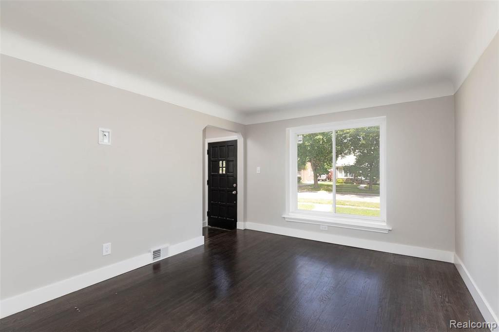 21712 Newcastle Road Harper Woods, MI 48225 - Photo 29 of 38