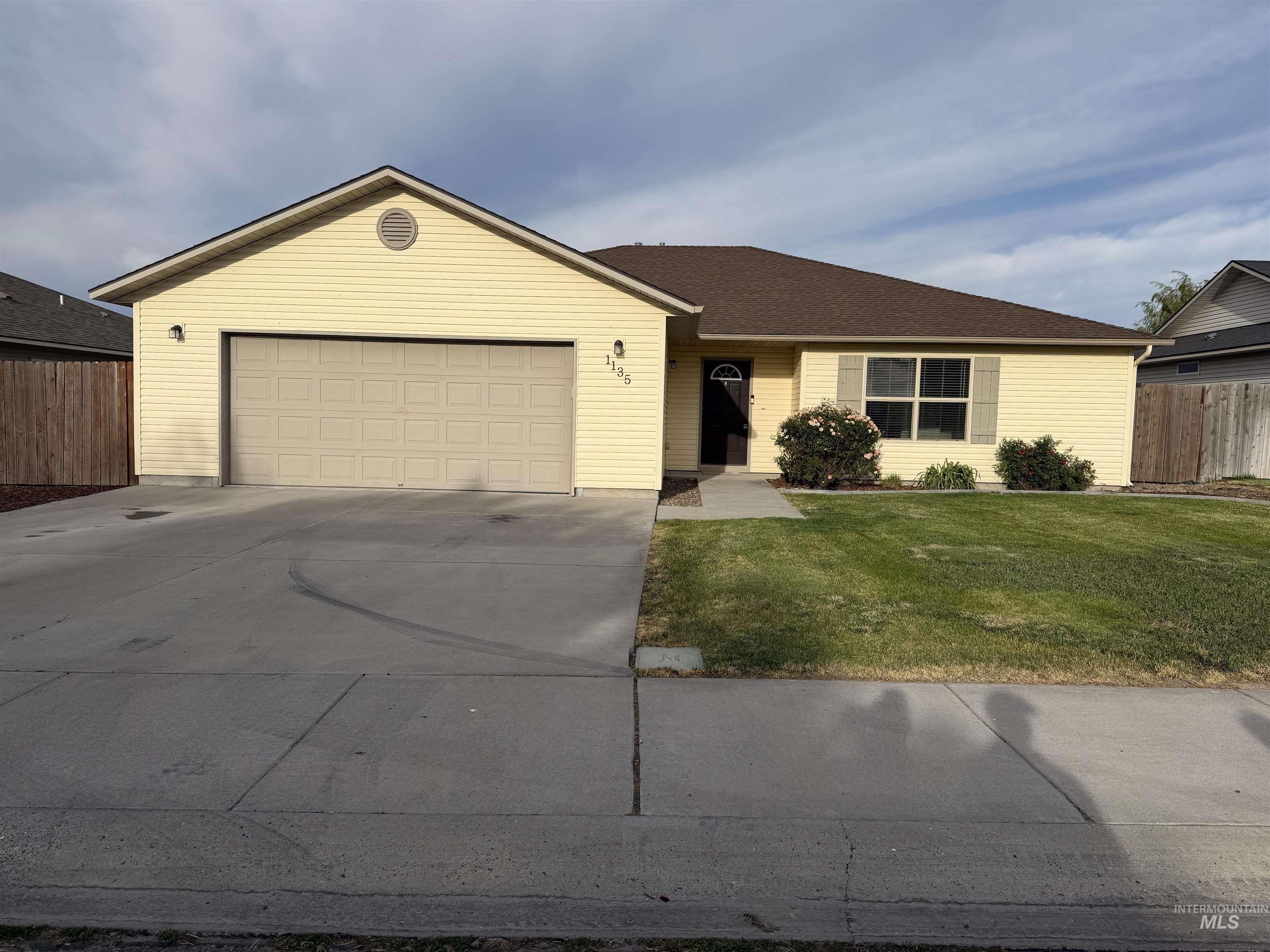 1135 Fiesta Way Twin Falls, ID 83301 - Photo 4 of 42