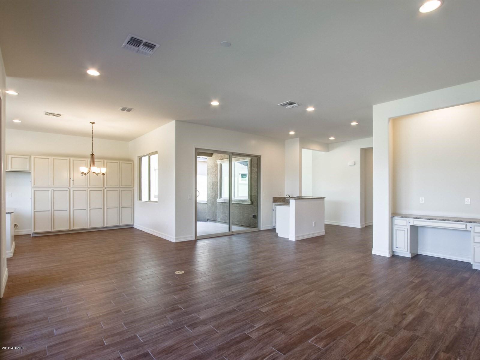 42940 West Mallard Road Maricopa, AZ 85138 - Photo 5 of 14 005_Great Room