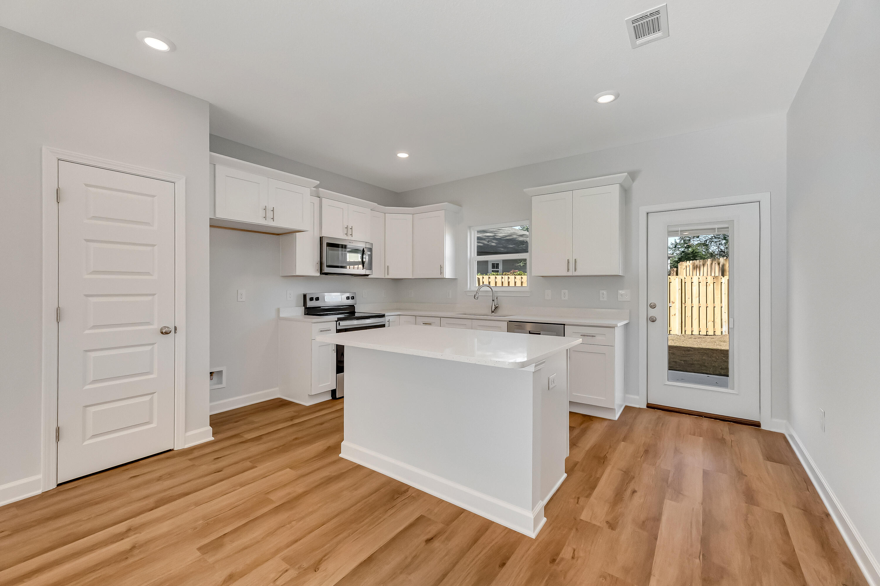 47 Shebbi Lane Freeport, FL 32439 - Photo 8 of 24