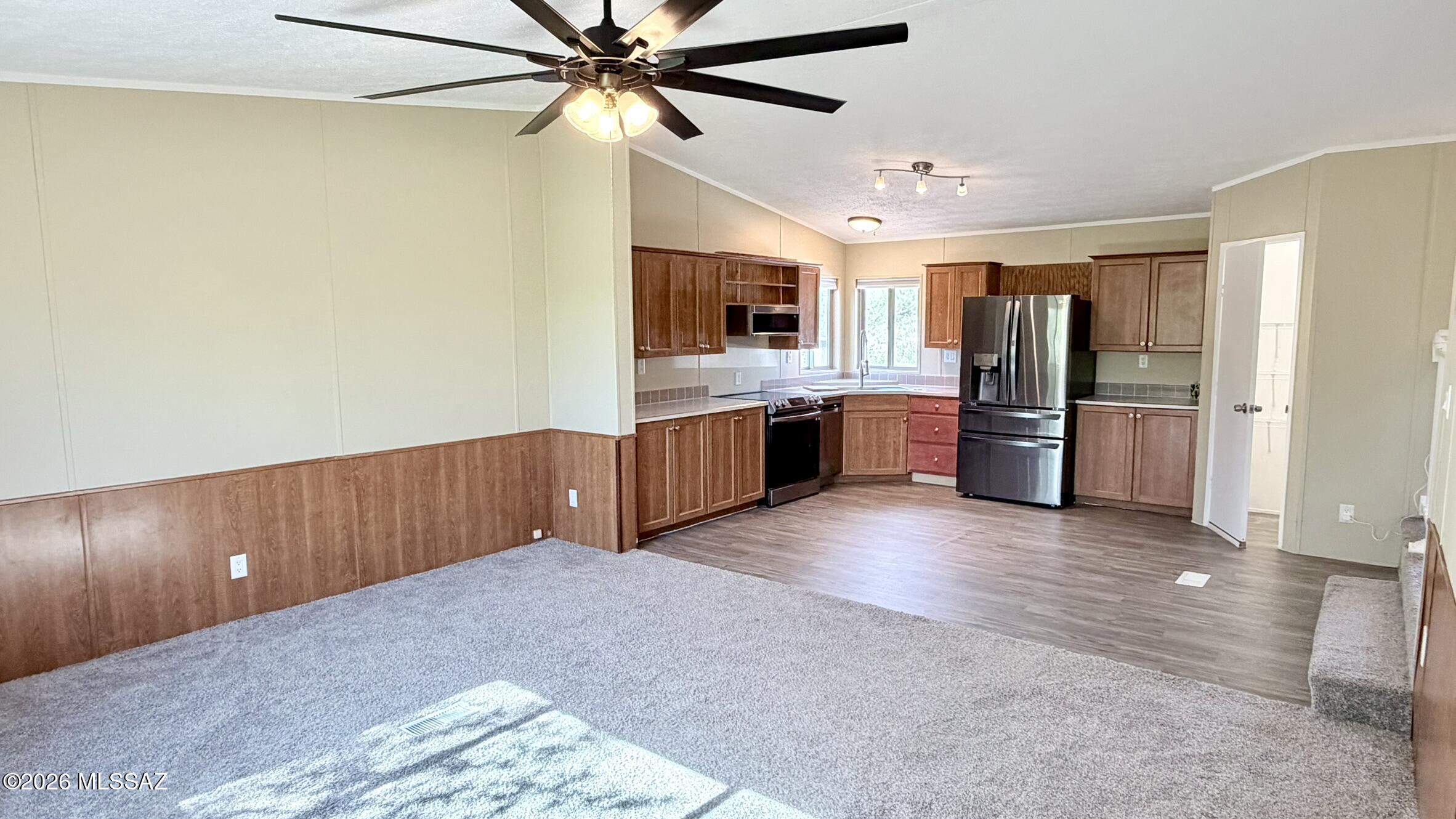15680 East Colossal Cave Road Vail, AZ 85641 - Photo 13 of 51 Kitchen/Living Room