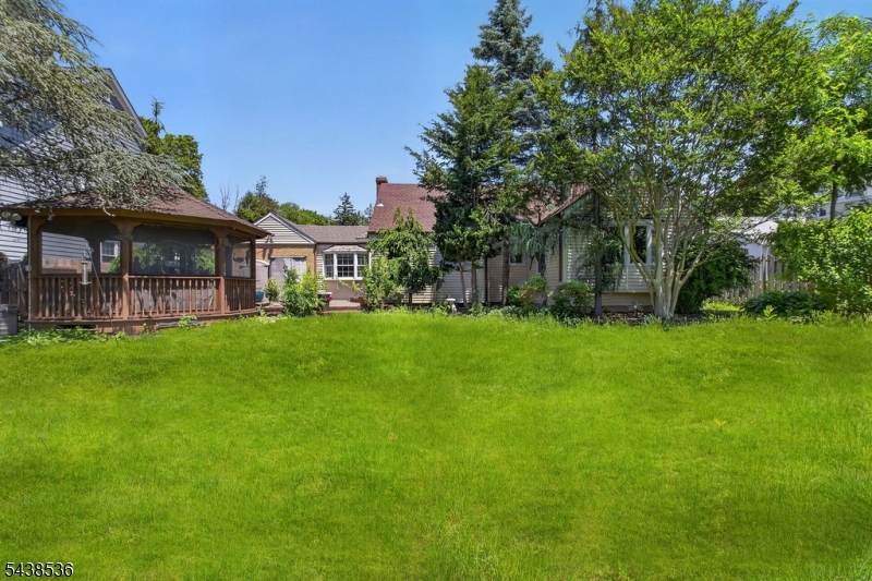 364 Acacia Road Scotch Plains, NJ 07076 - Photo 27 of 30