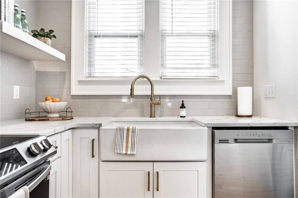 520 Berkley Road Indianapolis, IN 46208 - Photo 15 of 34