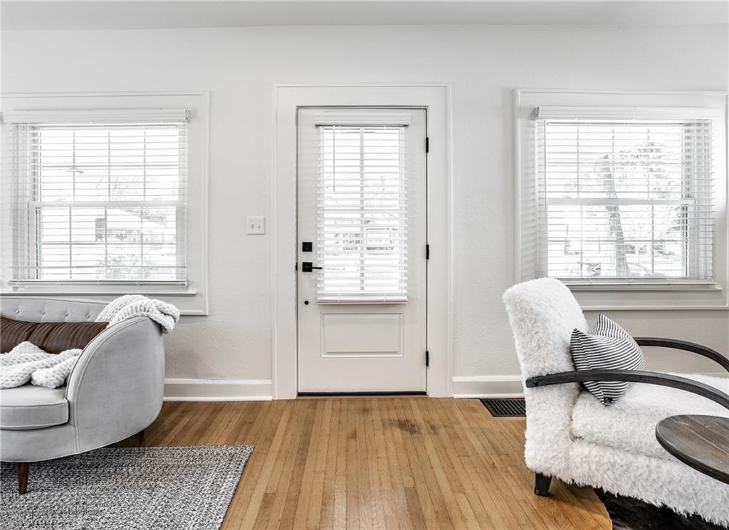 520 Berkley Road Indianapolis, IN 46208 - Photo 6 of 34