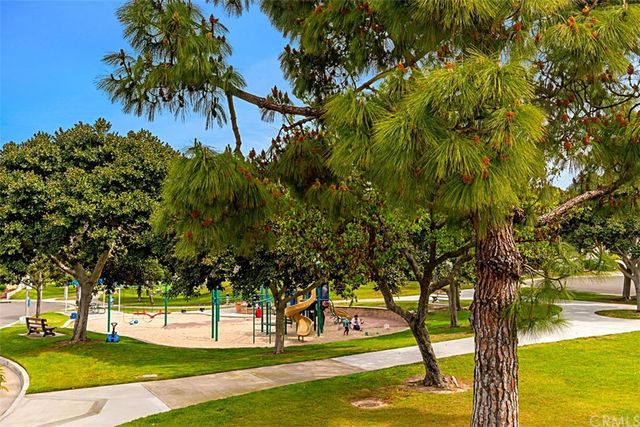 a view of a house with a big yard