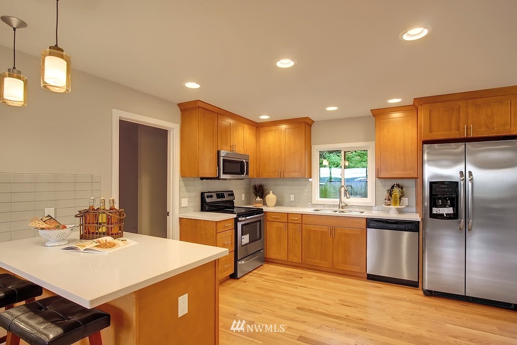 325 244th Street Southwest Bothell, WA 98021 - Photo 4 of 15