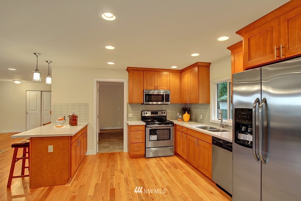 325 244th Street Southwest Bothell, WA 98021 - Photo 5 of 15