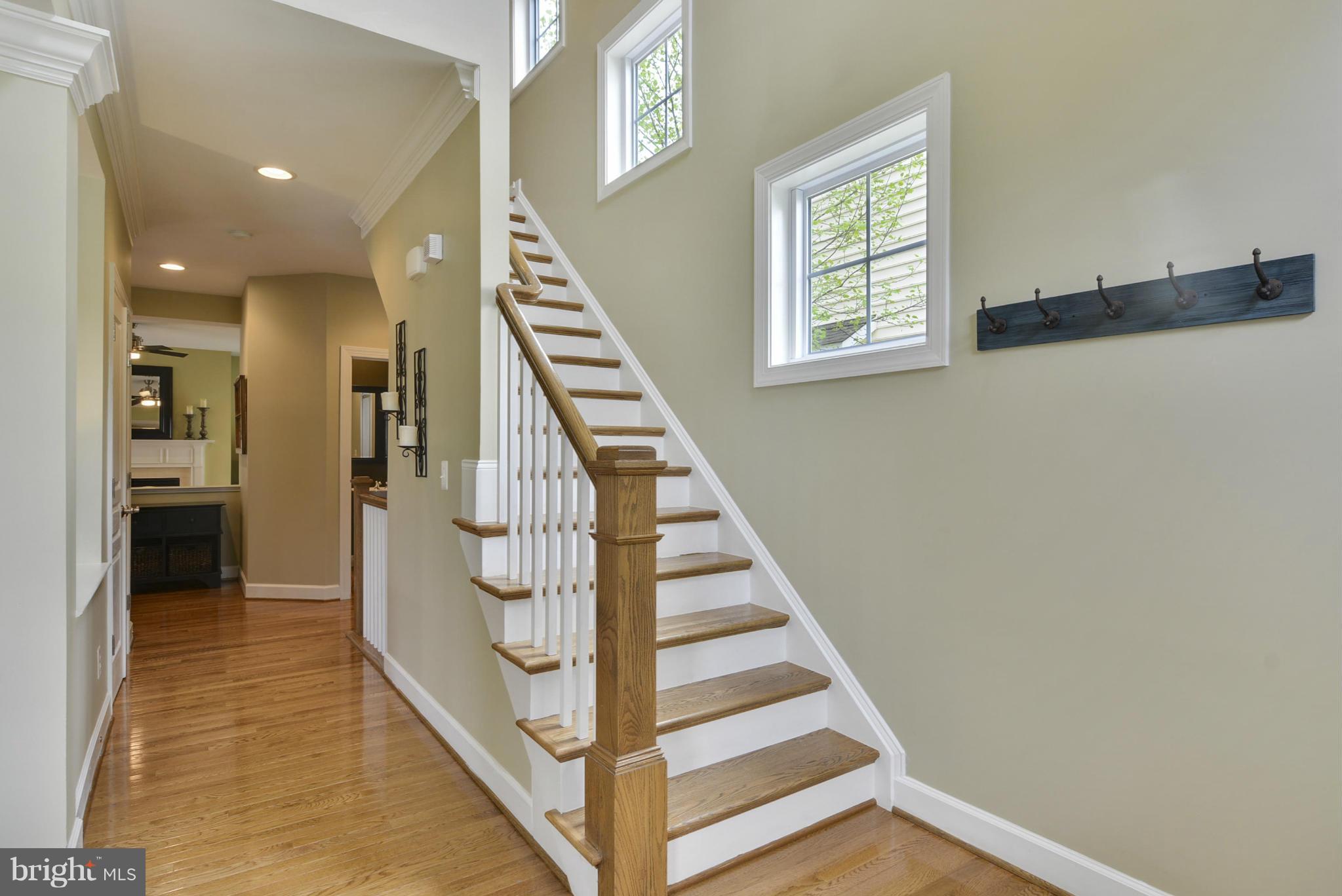 42445 Spring Splendor Drive Ashburn, VA 20148 - Photo 7 of 30 Foyer