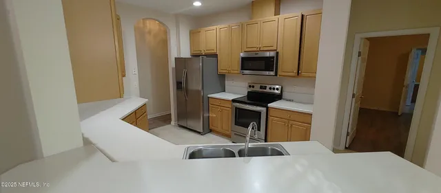 $2,895 | 10542 Castlebar Glen Drive South, Jacksonville, FL 32256