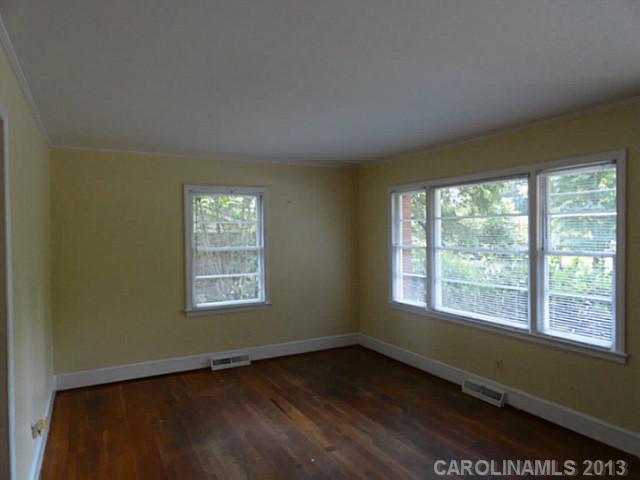 2457 Eaton Road Charlotte, NC 28205 - Photo 2 of 16 Gallery Image 2
