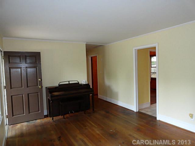 2457 Eaton Road Charlotte, NC 28205 - Photo 3 of 16 Gallery Image 3