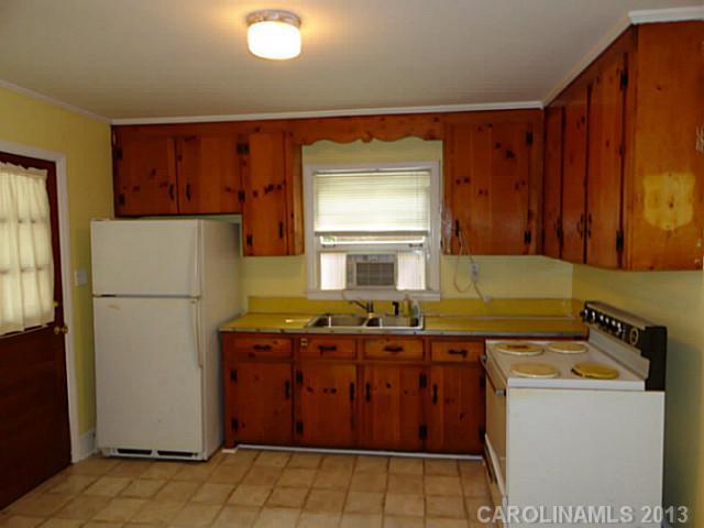 2457 Eaton Road Charlotte, NC 28205 - Photo 4 of 16 Gallery Image 4