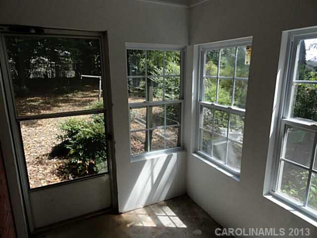 2457 Eaton Road Charlotte, NC 28205 - Photo 5 of 16 Gallery Image 5