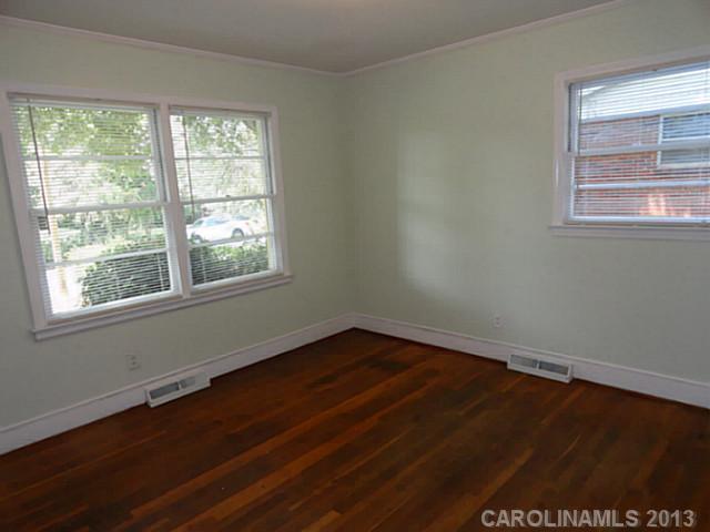 2457 Eaton Road Charlotte, NC 28205 - Photo 7 of 16 Gallery Image 7