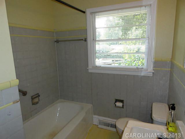 2457 Eaton Road Charlotte, NC 28205 - Photo 10 of 16 Gallery Image 10