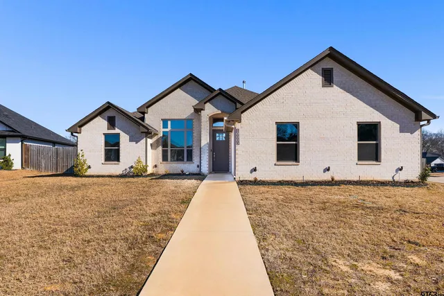 $369,000 | 10003 Dayspring Drive, Flint, TX 75762