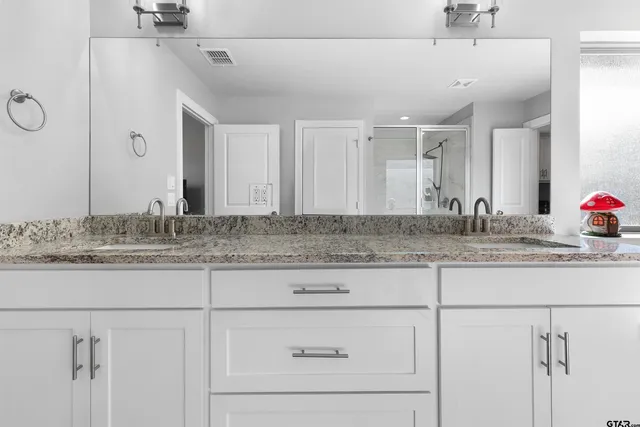 $369,000 | 10003 Dayspring Drive, Flint, TX 75762