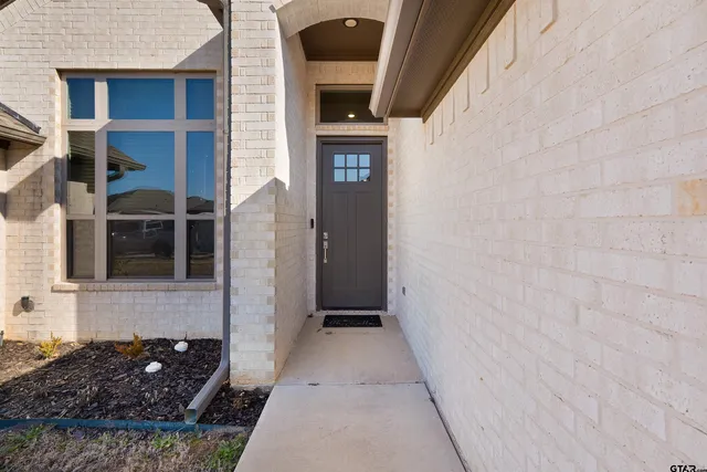 $369,000 | 10003 Dayspring Drive, Flint, TX 75762