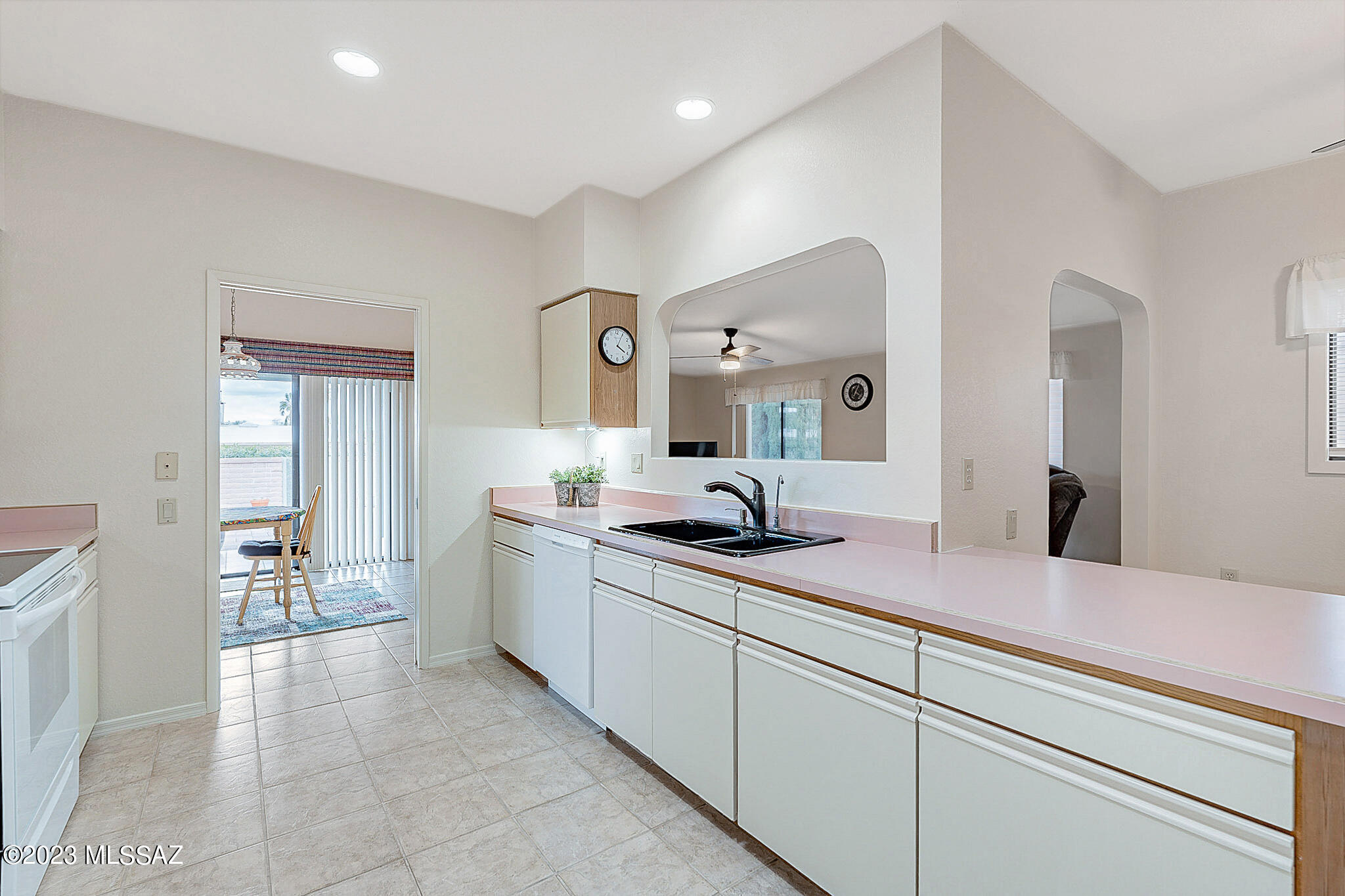 660 West Rio-Altar Green Valley, AZ 85614 - Photo 14 of 40 Gallery Image 14