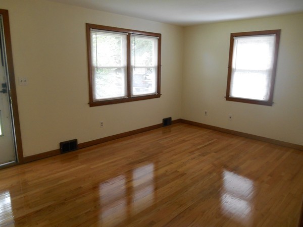 12 Parallel Street Springfield, MA 01104 - Photo 5 of 9